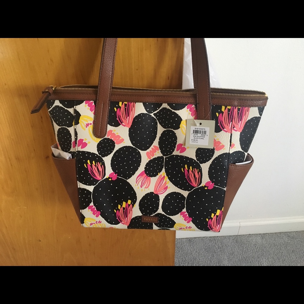 Fossil tote w/ cactus 🌵